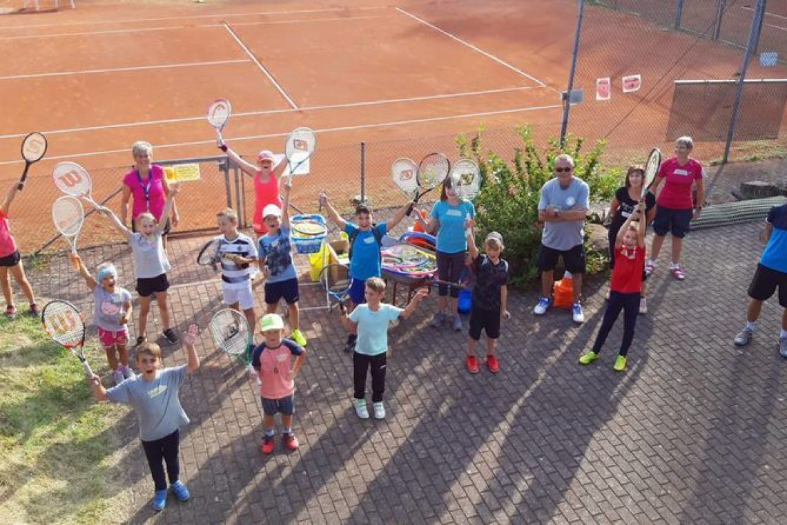 Spiel und Spaß beim Tennis