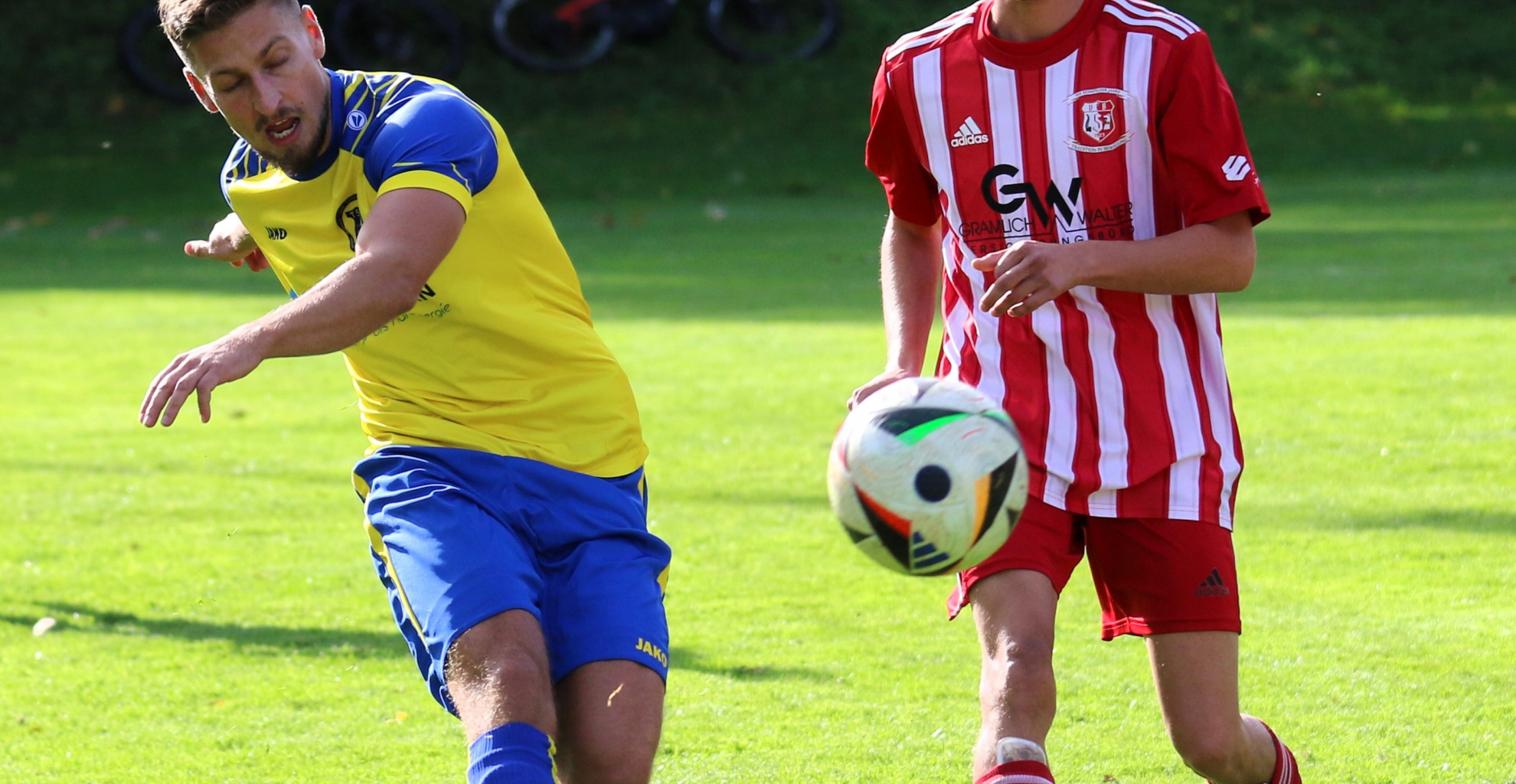 Sennfeld (rot) ist das einzige Team, das noch ohne Niederlage dasteht. Diese Serie will man gegen Zimmern fortsetzen. Höpfingen (gelb) hat den TSV Buchen zu Gast. Foto: Klaus Narloch